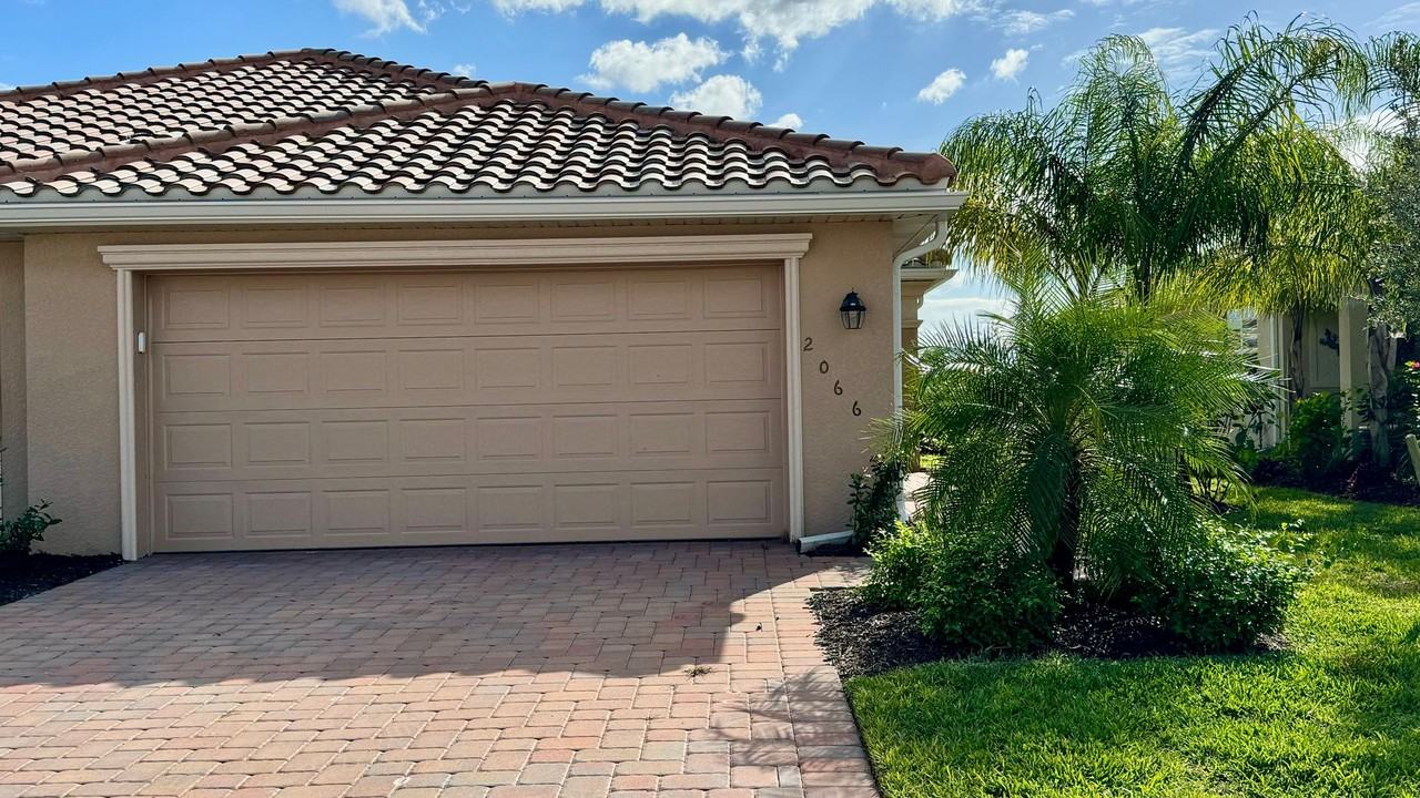 2066 Tamarron Ln - Photo 2 of 32