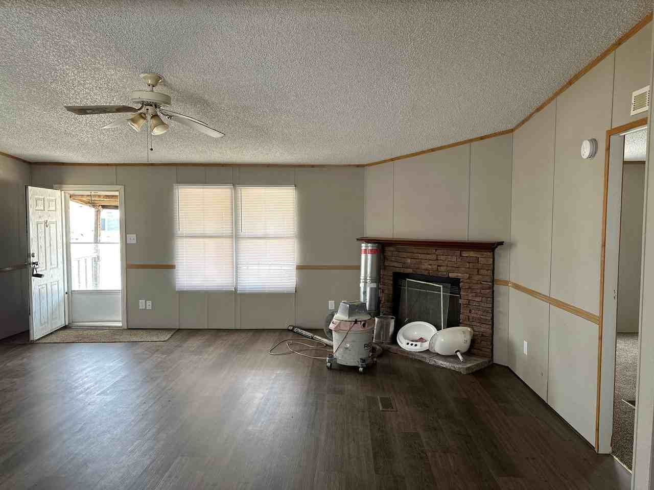 136 La Salle Dr - Photo 3 of 19