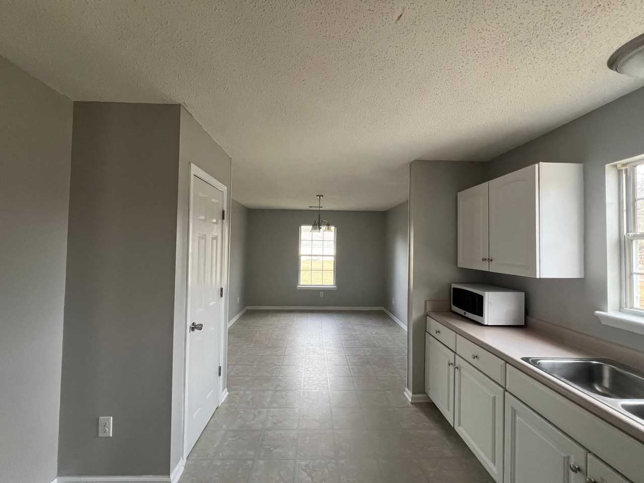 705 Ogeechee Dr E - Photo 3 of 18