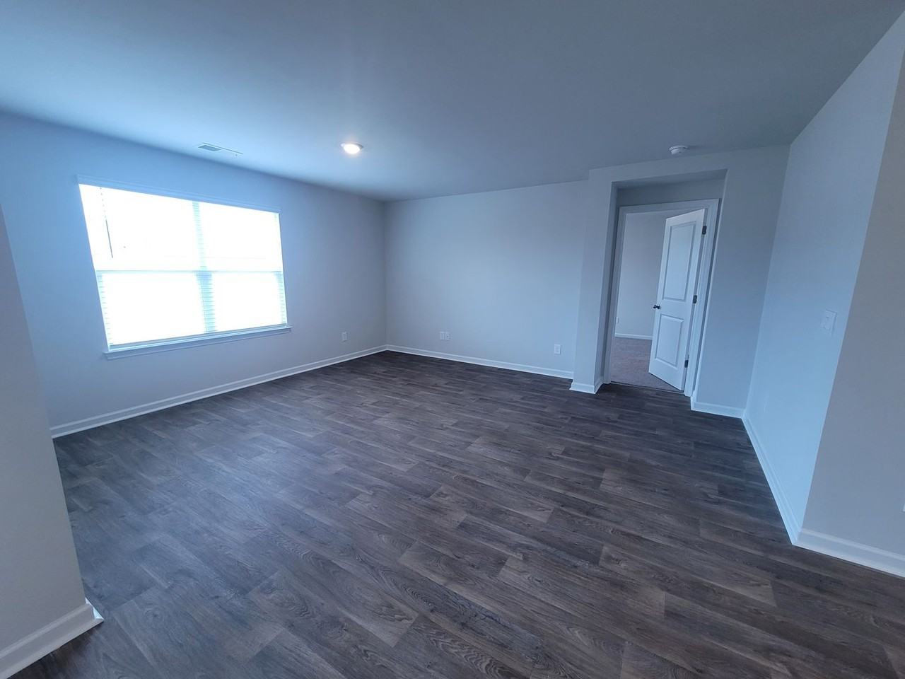 2214 Emerald Ave - Photo 3 of 35
