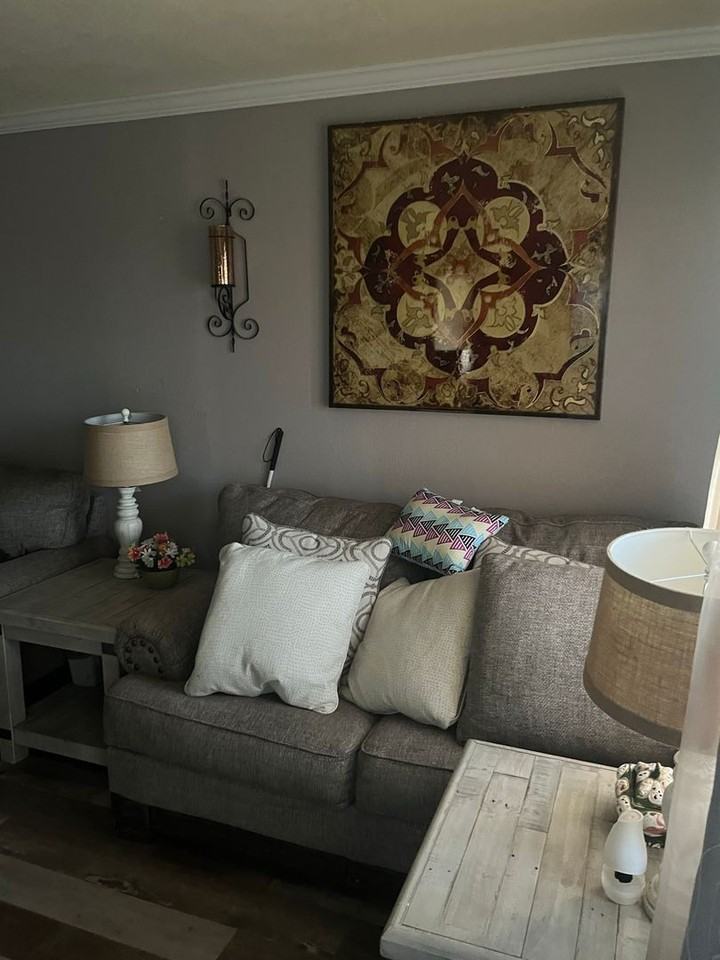 1105 Alta Vista Dr - Photo 3 of 16