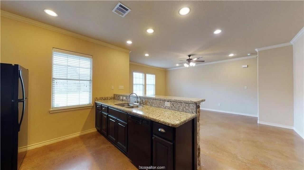 116 Kimber Ln - Photo 4 of 10