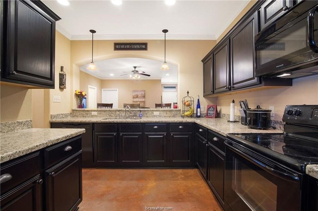 120 Kimber Ln - Photo 4 of 9