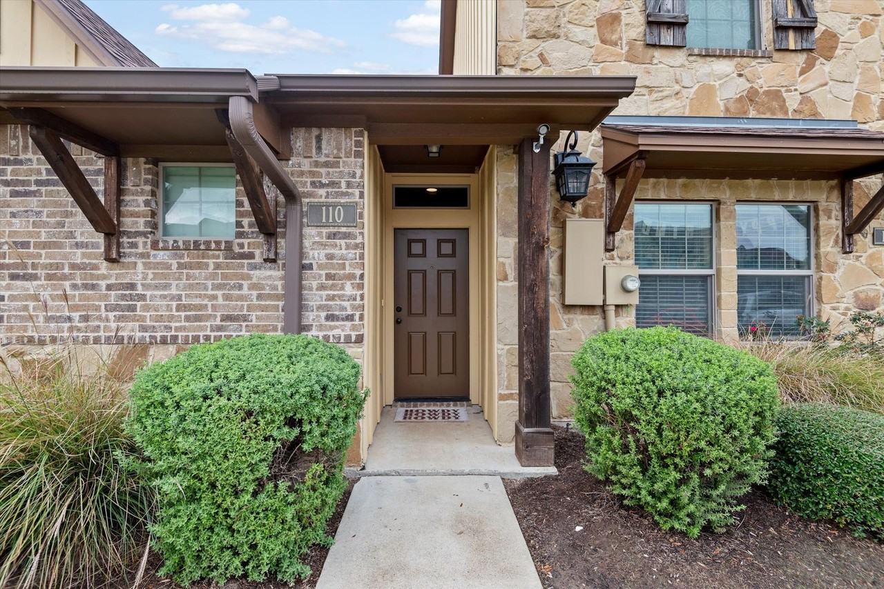 140 Knox Dr - Photo 2 of 14