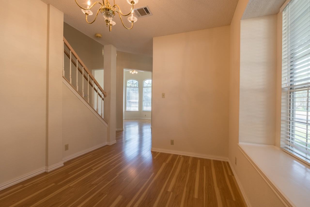 1015 Hawk Ct - Photo 2 of 43