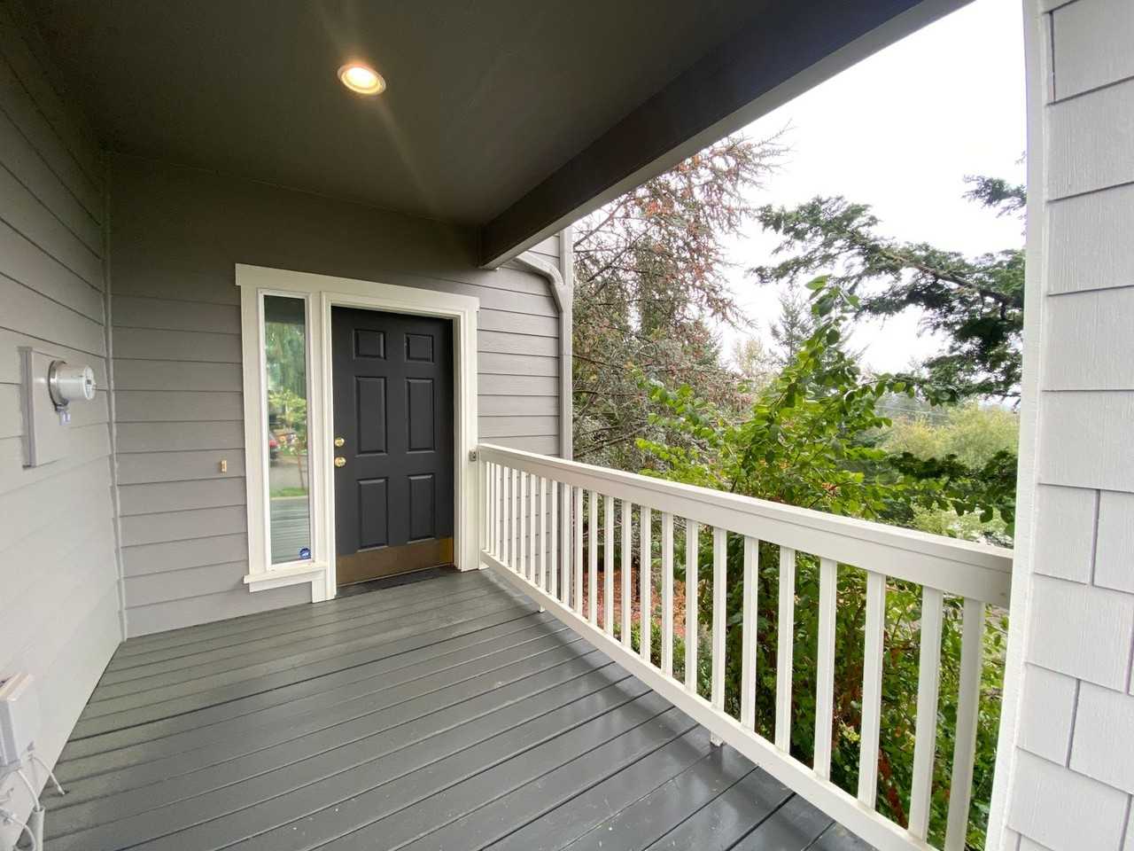 20295 Hoodview Ave - Photo 3 of 18