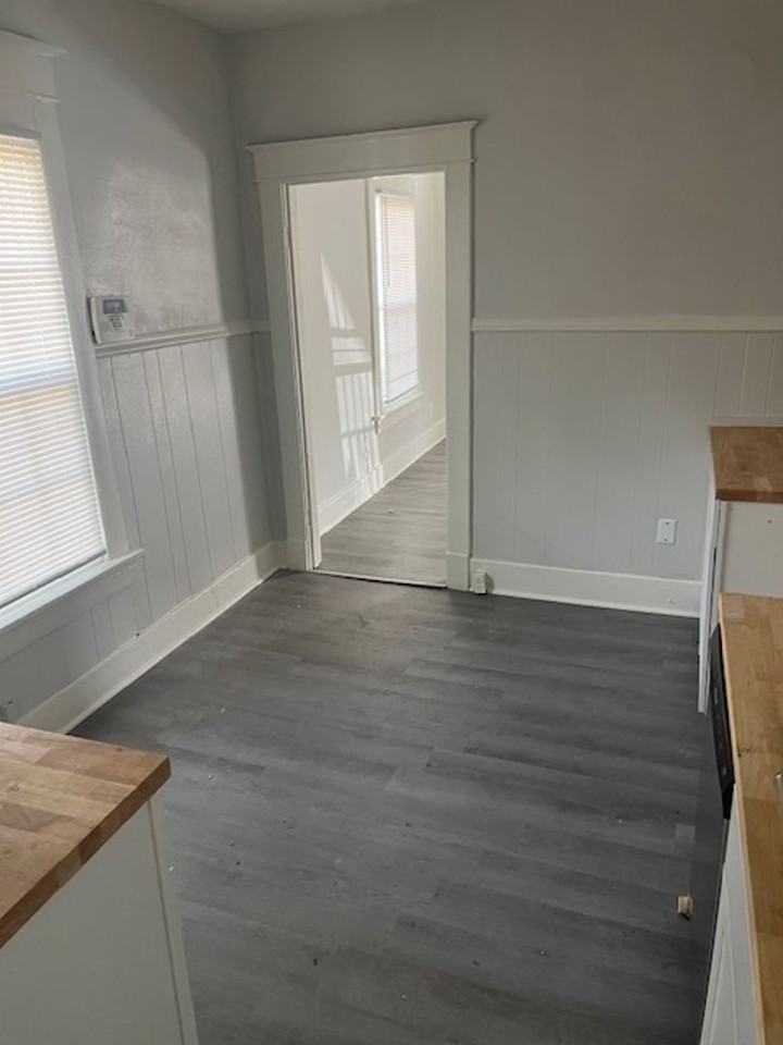 631 S Graham St - Photo 5 of 9