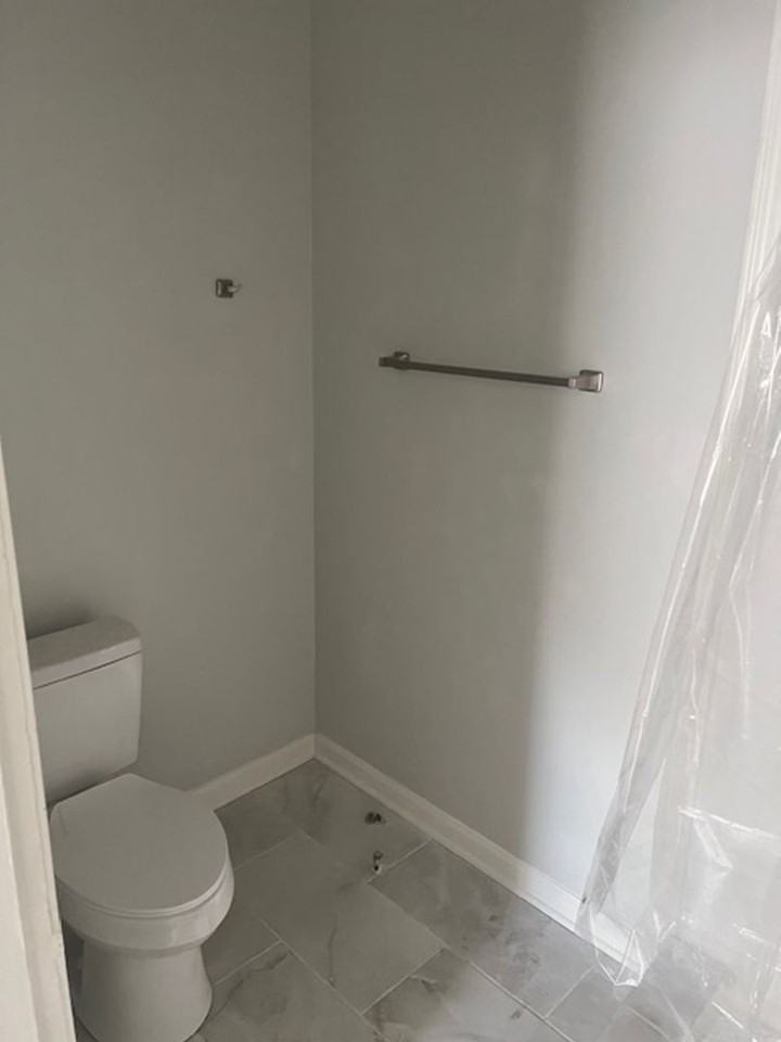 631 S Graham St - Photo 7 of 9