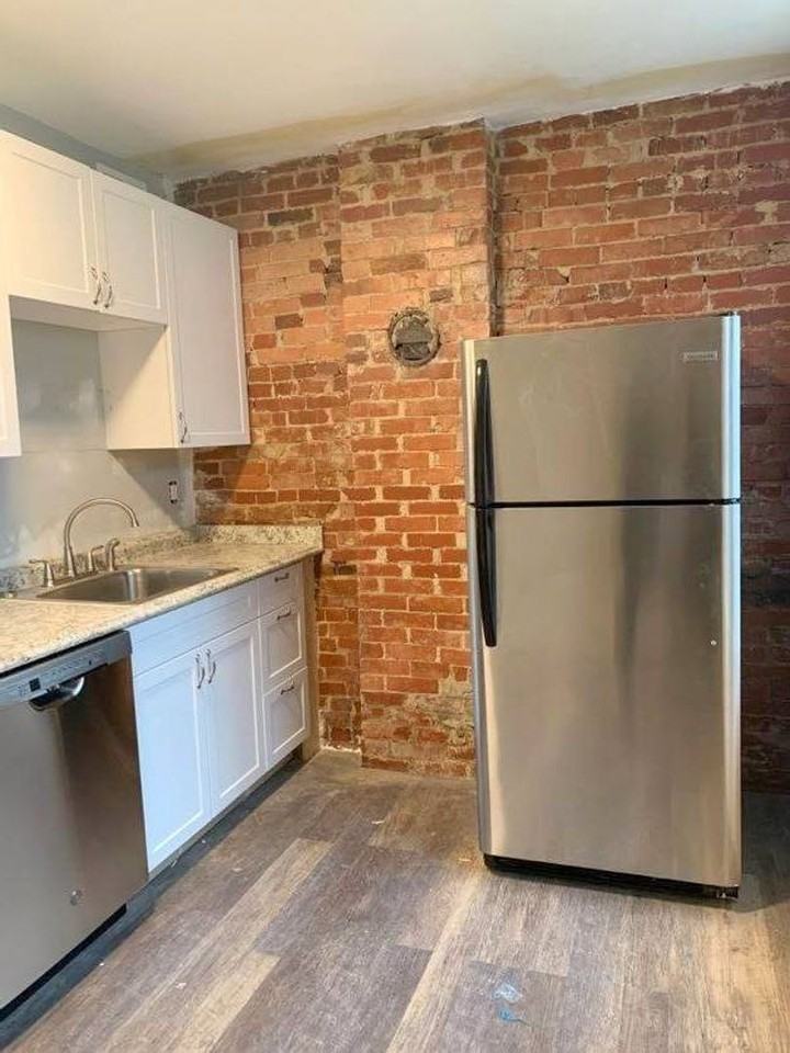 3230 Dawson St - Photo 3 of 11