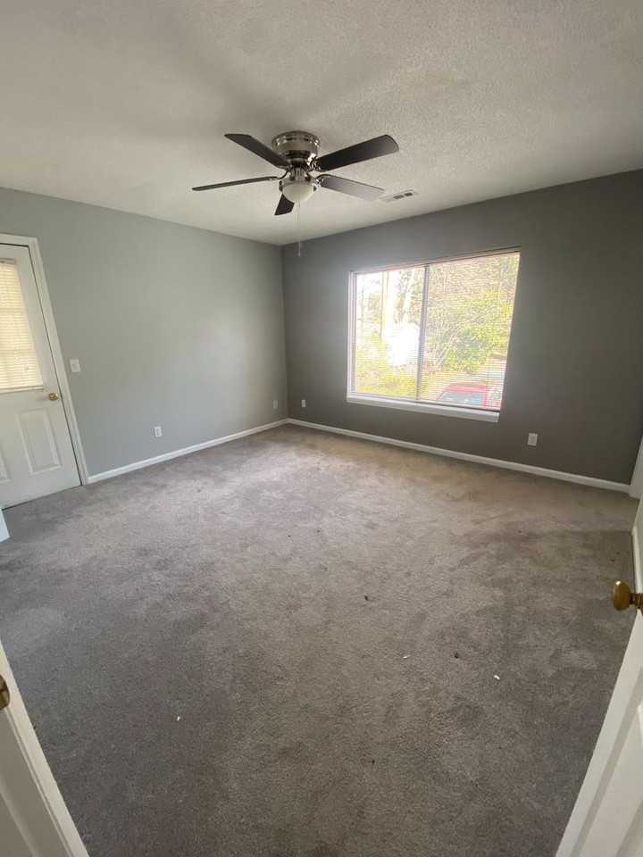 236 Davidson St - Photo 3 of 10