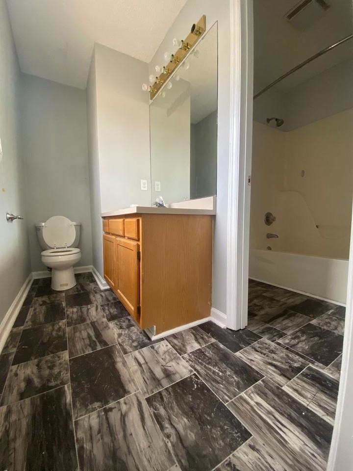 236 Davidson St - Photo 4 of 10