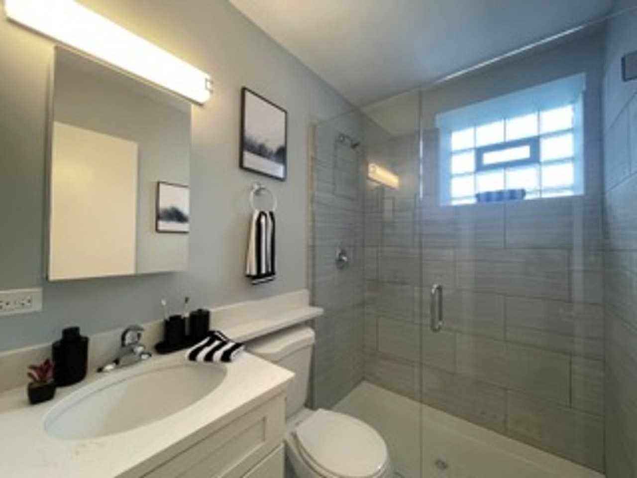 5240 5240 N. Winthrop - 108 #108 - Photo 3 of 18