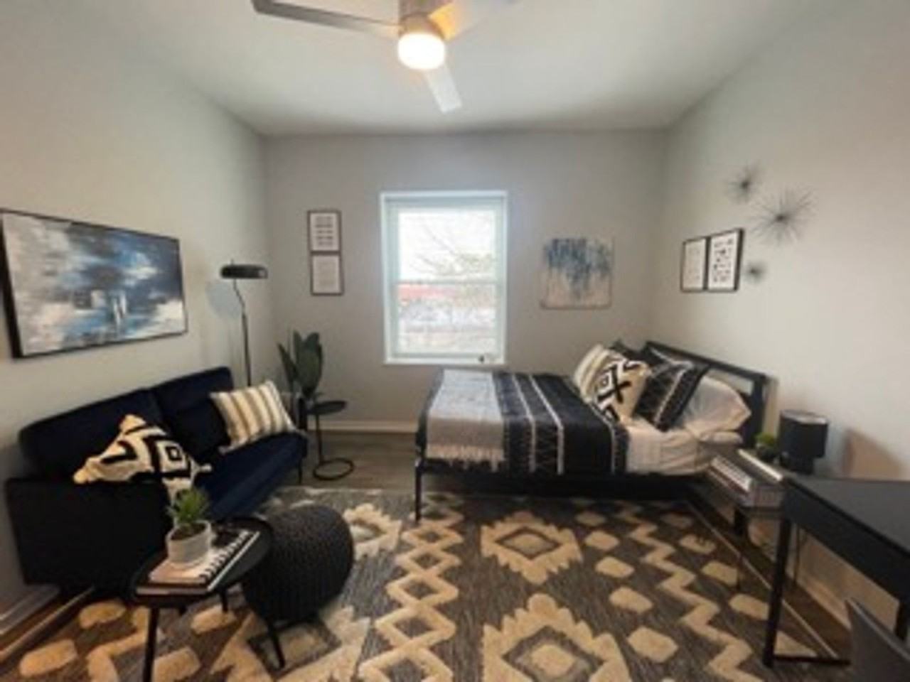 5240 5240 N. Winthrop - 307 #307 - Photo 3 of 15