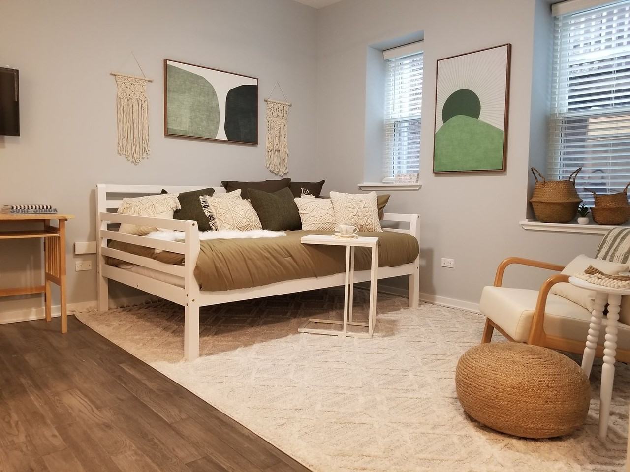 5240 5240 N. Winthrop - 413 #413 - Photo 7 of 11