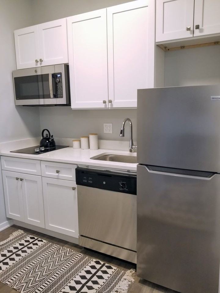 5240 5240 N. Winthrop - 316 #316 - Photo 3 of 12