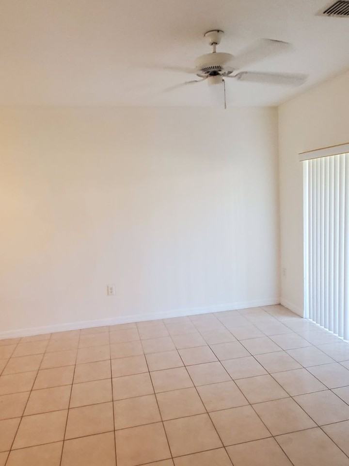 219 Weymouth Dr - Photo 6 of 14