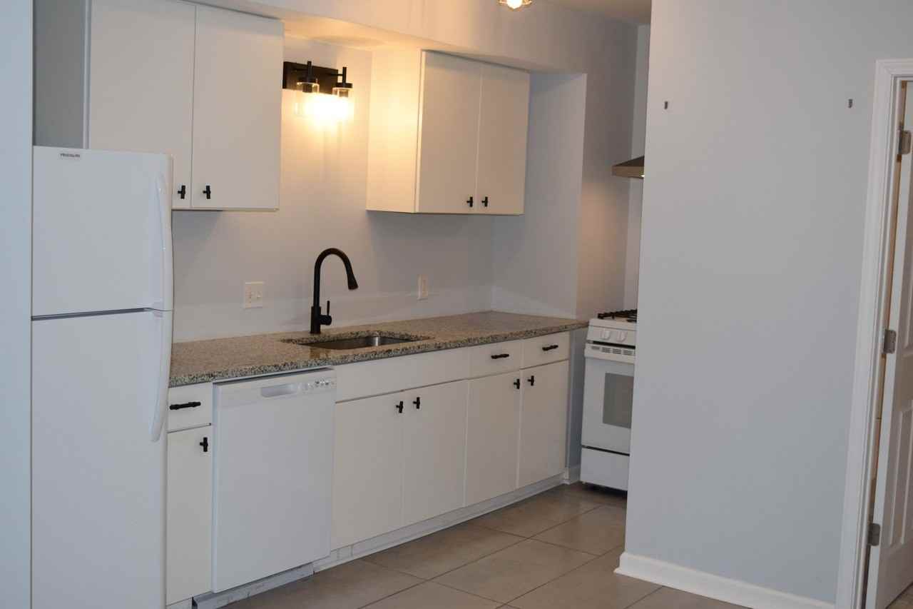 315 Voorheis St #B - Photo 2 of 8