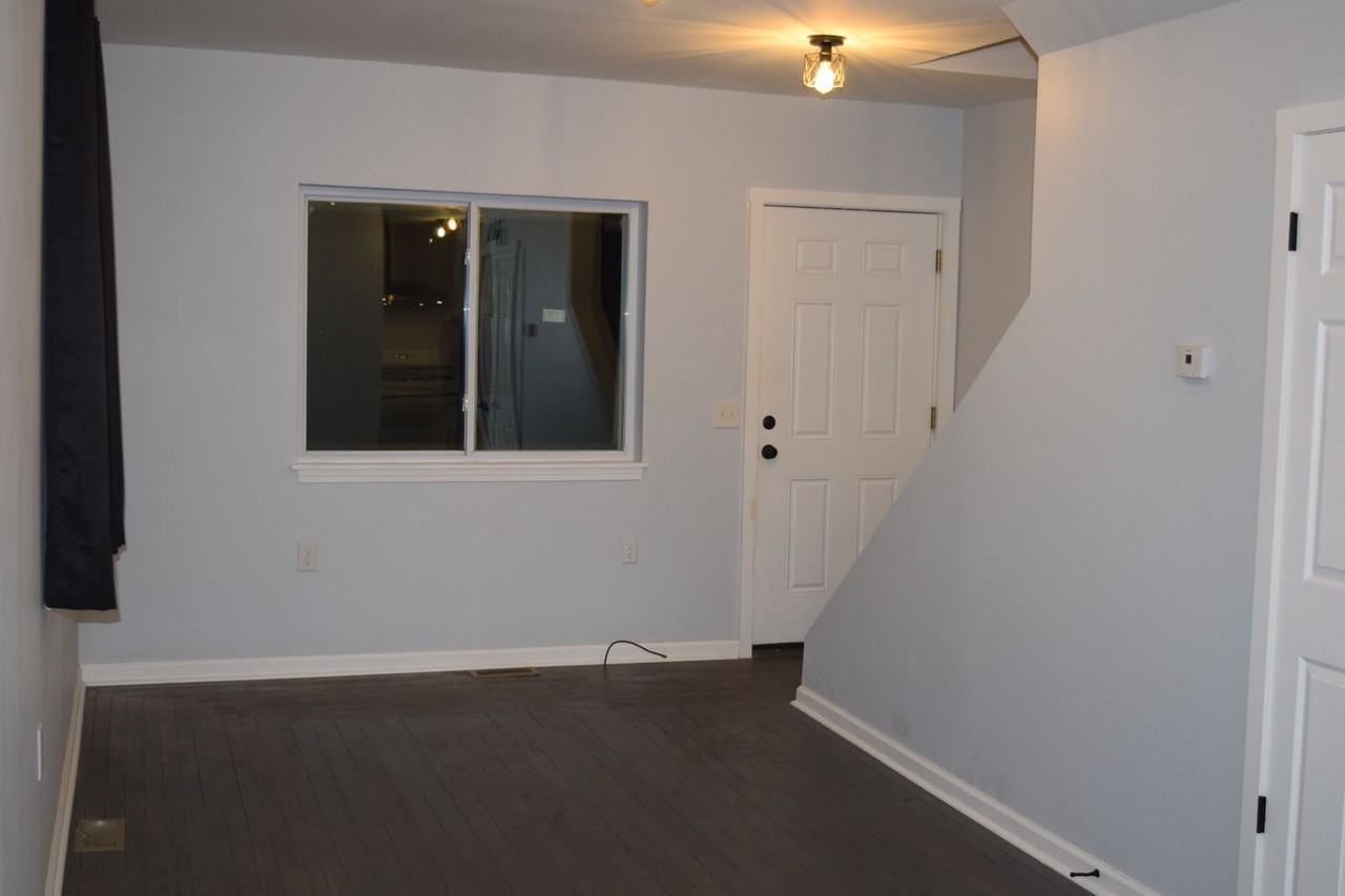 315 Voorheis St #B - Photo 3 of 8