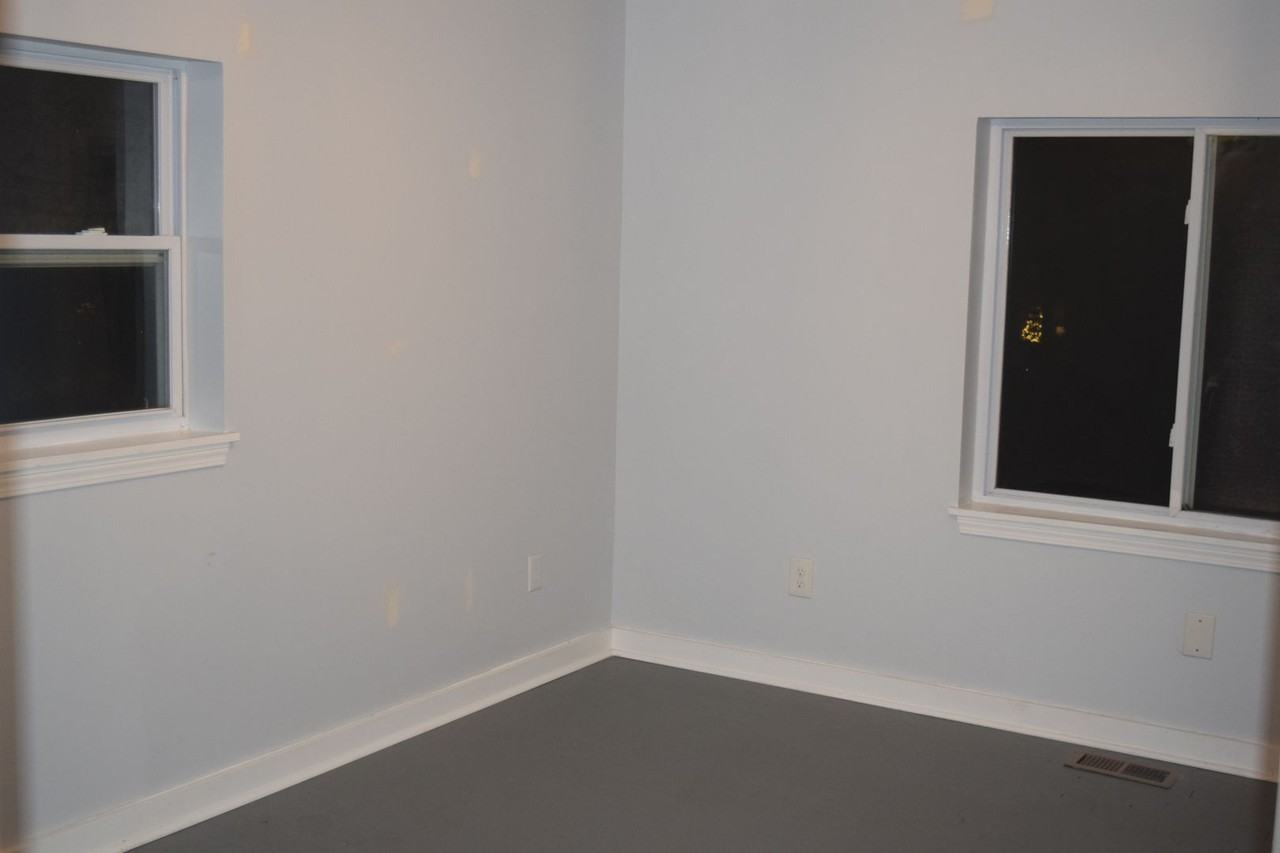 315 Voorheis St #B - Photo 7 of 8