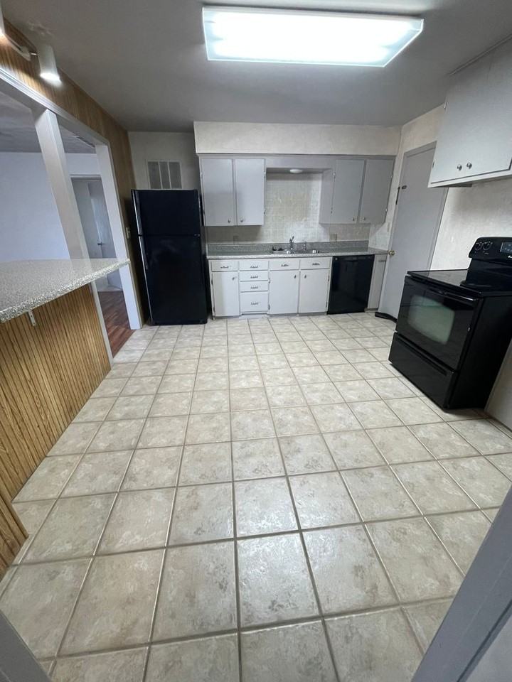 3809 Forest Ave - Photo 3 of 10