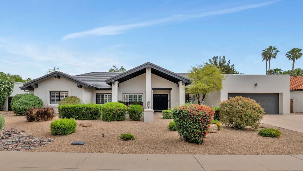 12823 N 78th St - Photo 2 of 27