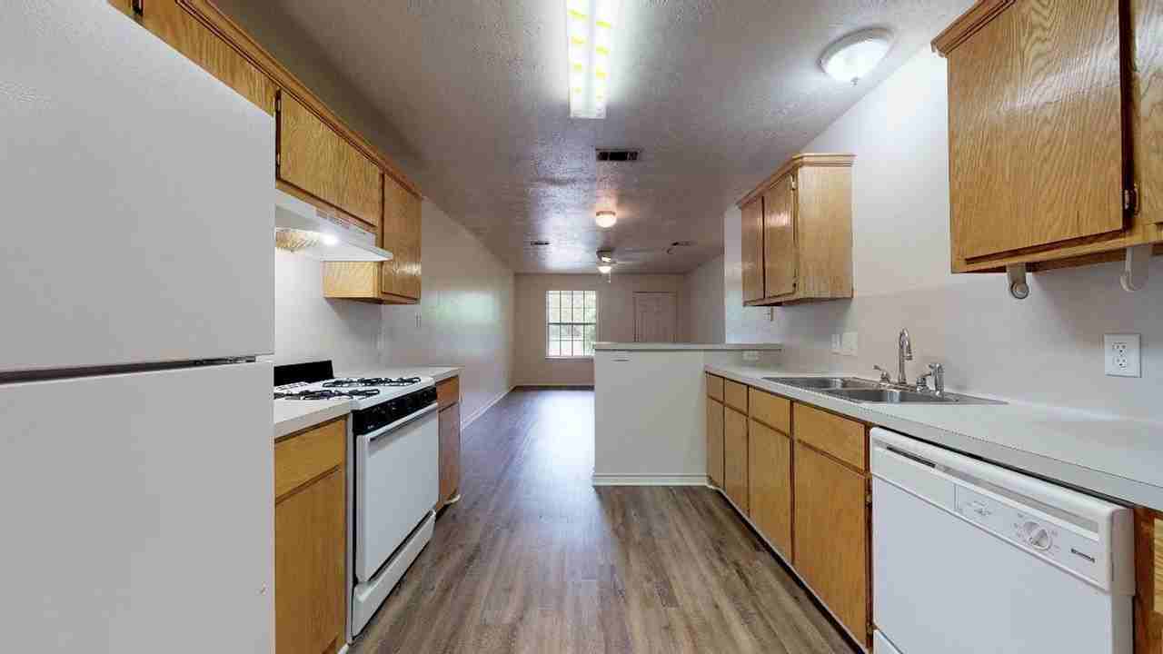 3611 Elaine Dr - Photo 6 of 11