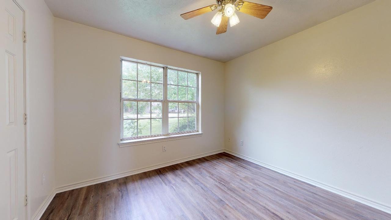 3613 Elaine Dr - Photo 7 of 10