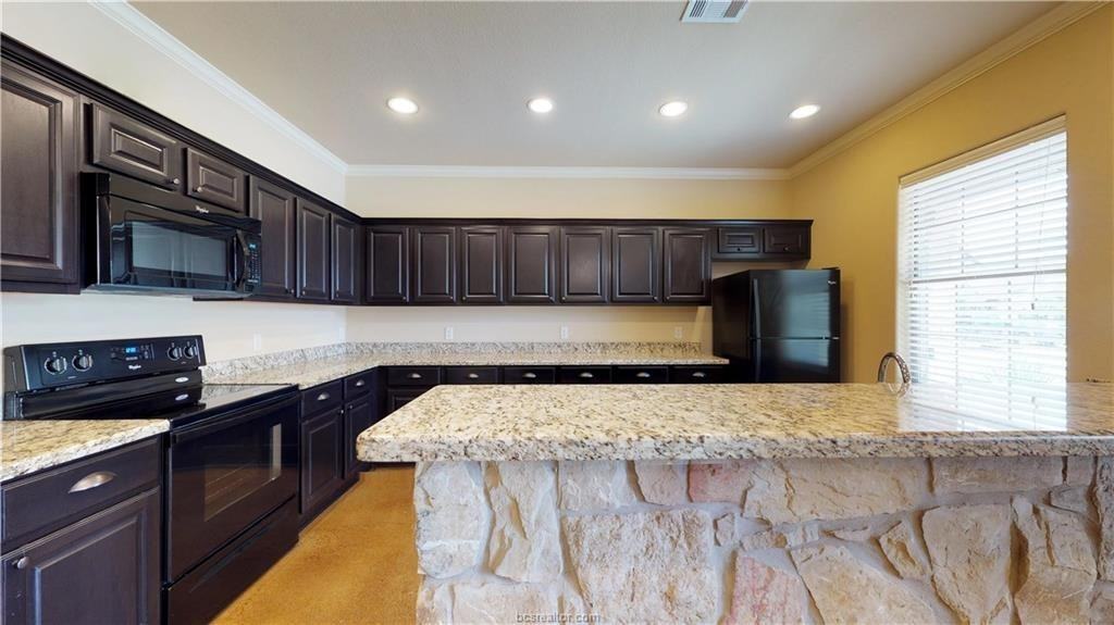 3102 Airborne Ave - Photo 2 of 28