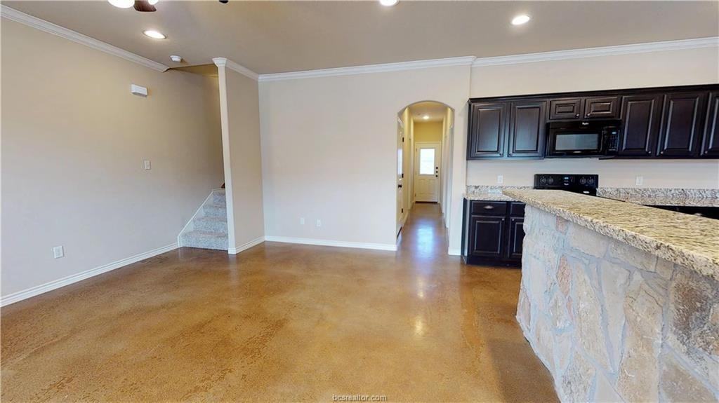 3102 Airborne Ave - Photo 4 of 28