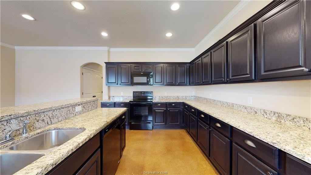 3102 Airborne Ave - Photo 6 of 28