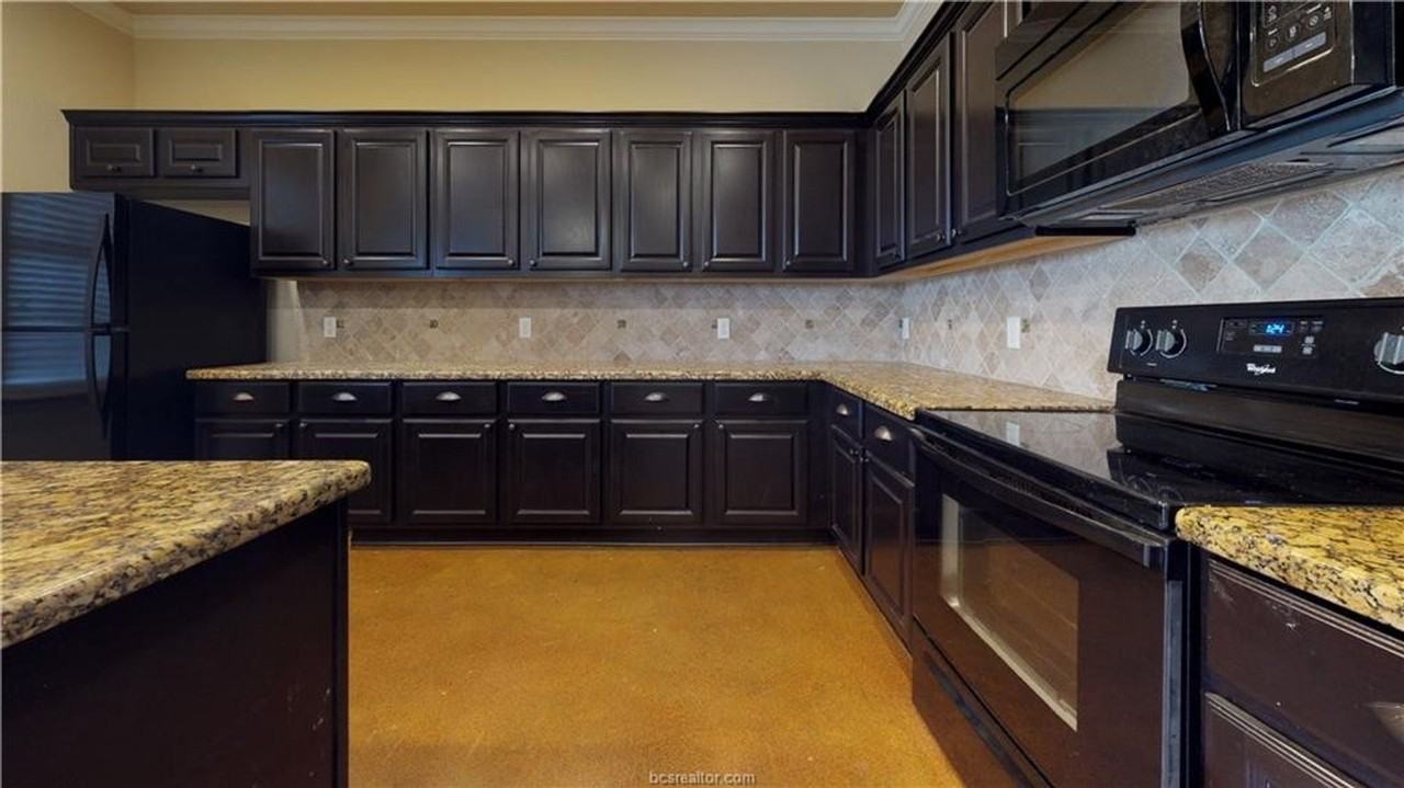 439 Momma Bear Dr - Photo 4 of 19