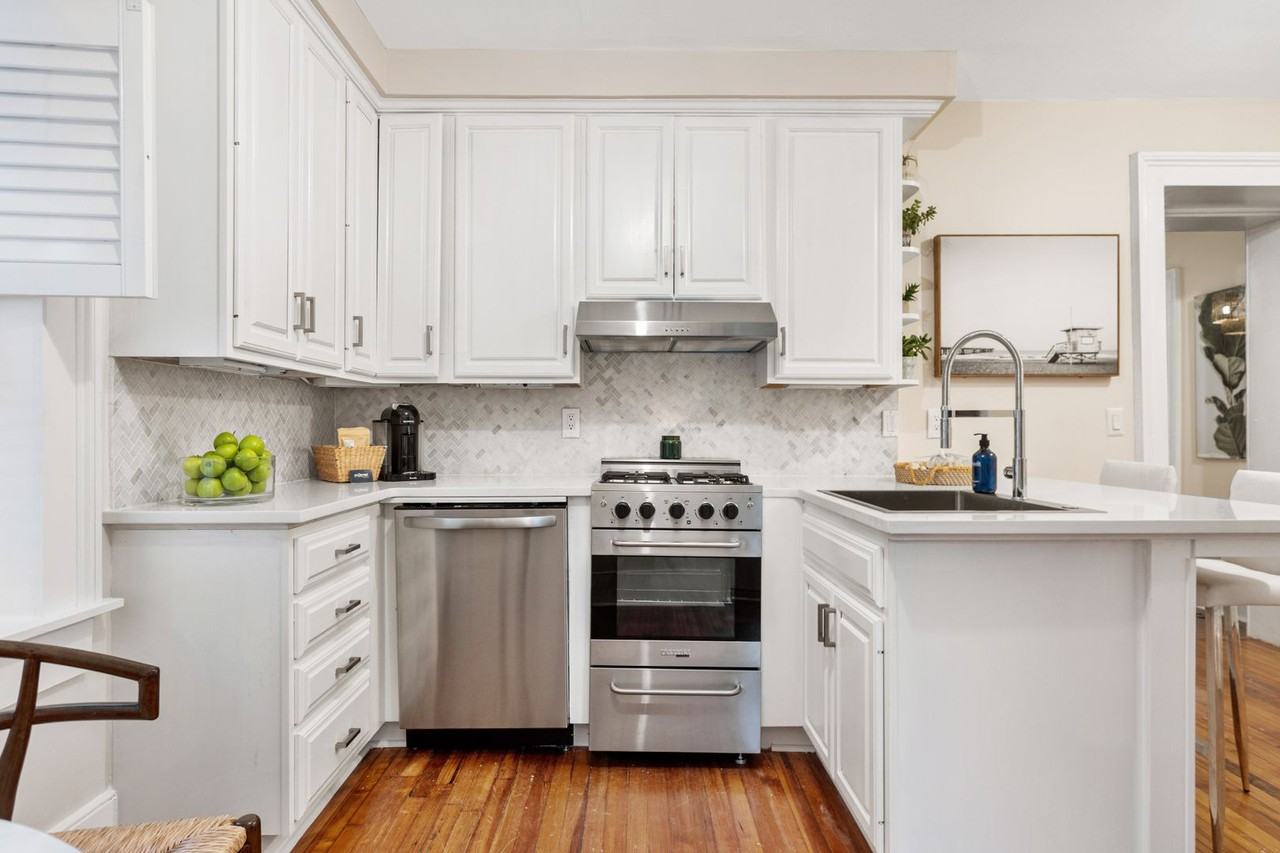 28 Chapel St - Photo 3 of 43