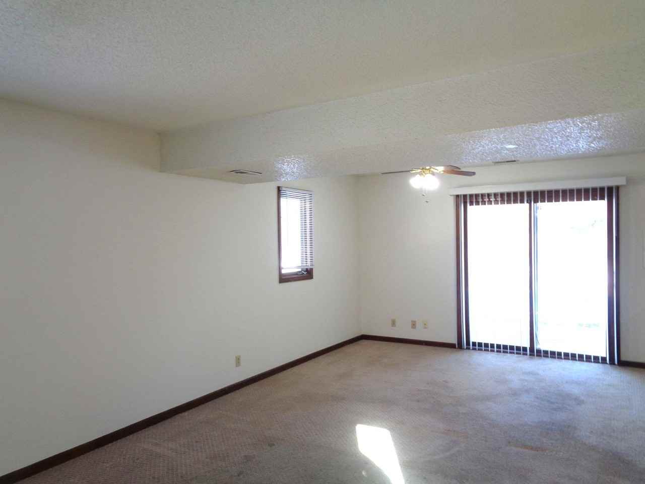 2160 Southwood Pl - Photo 2 of 11