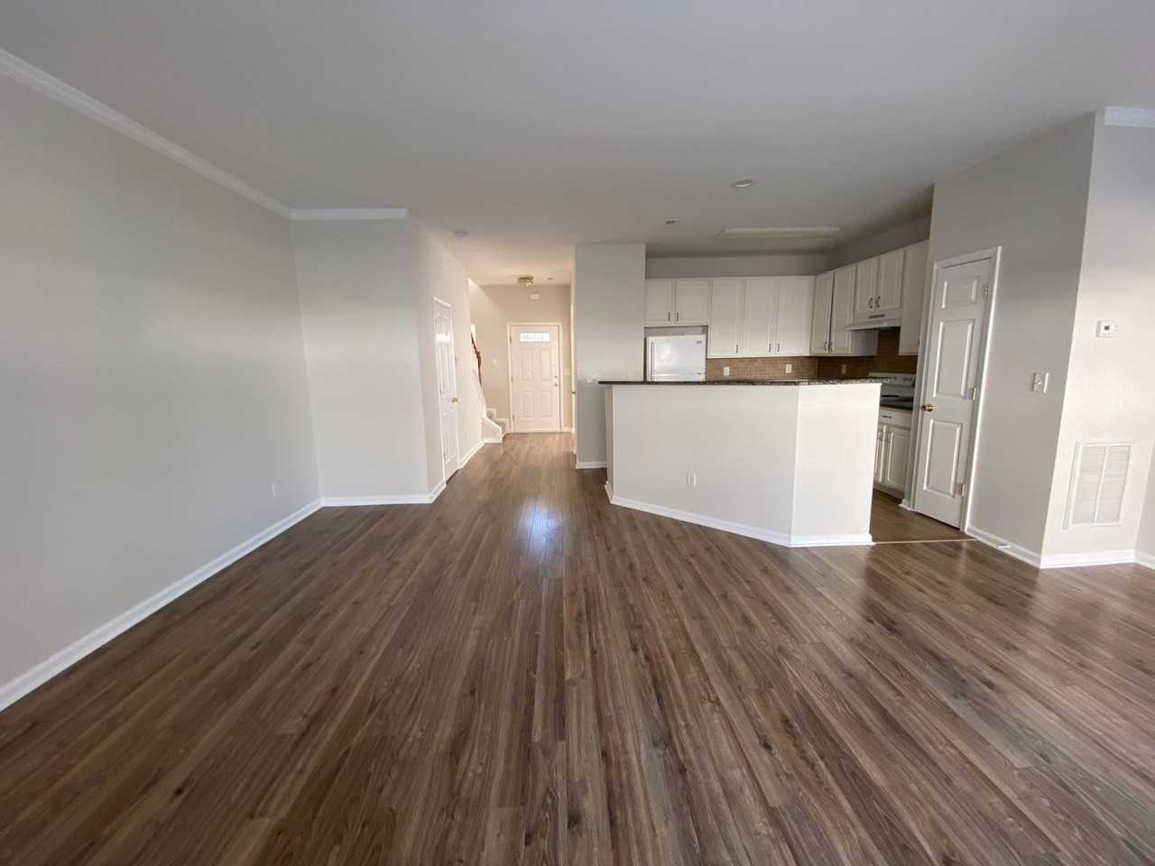 1104 Sienna Sand Way - Photo 3 of 12