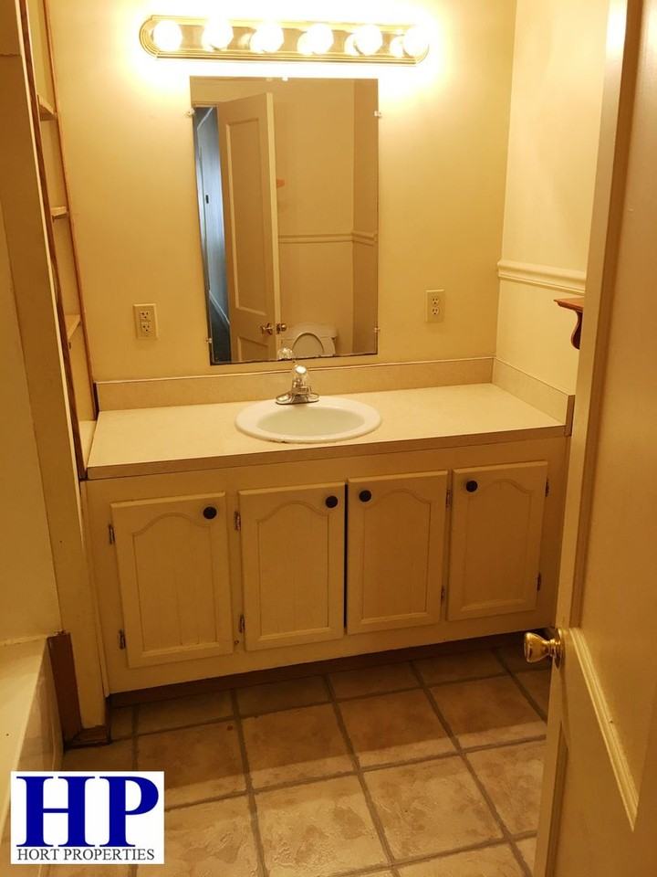 1223 3rd St - Photo 5 of 9