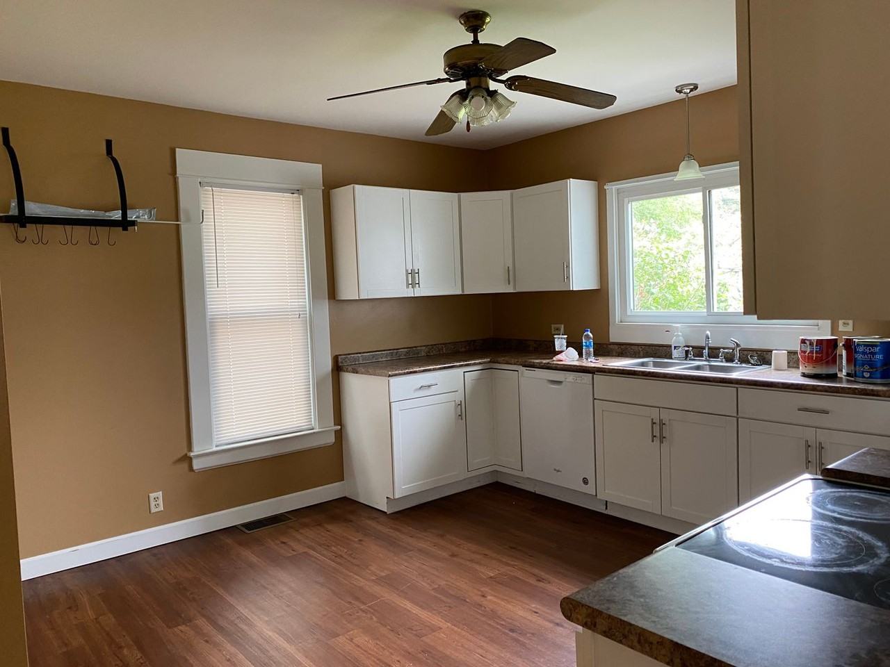 618 8th Street - Photo 2 of 16