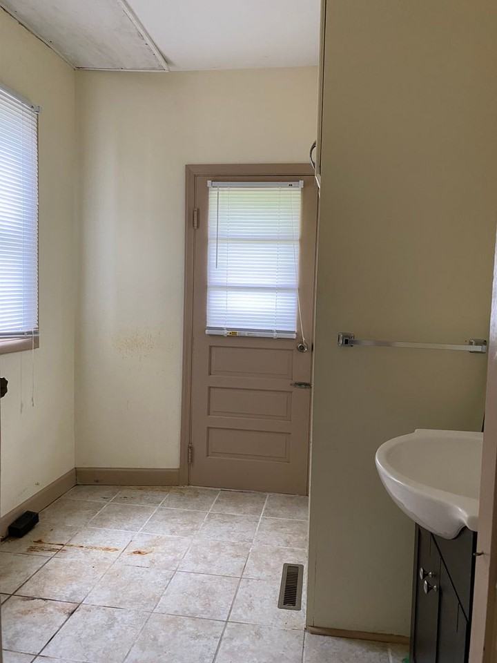 618 8th Street - Photo 3 of 16