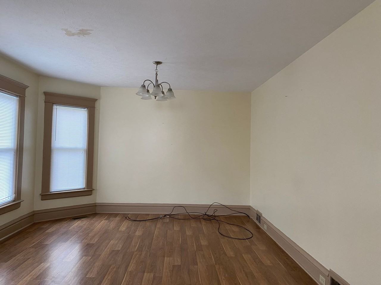 618 8th Street - Photo 4 of 16