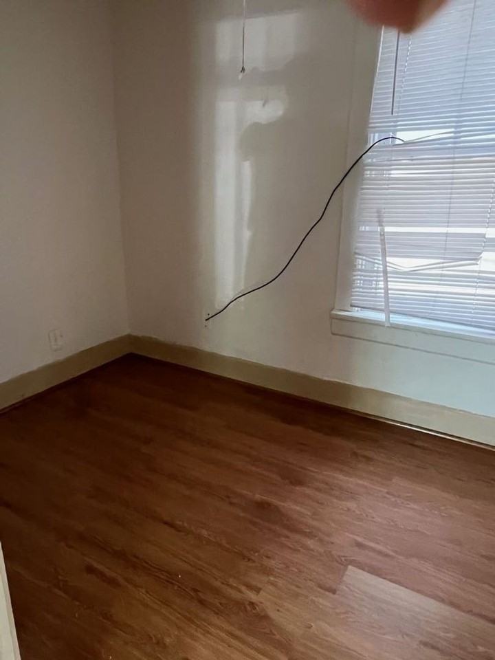 2119 W Brown St - Photo 4 of 10
