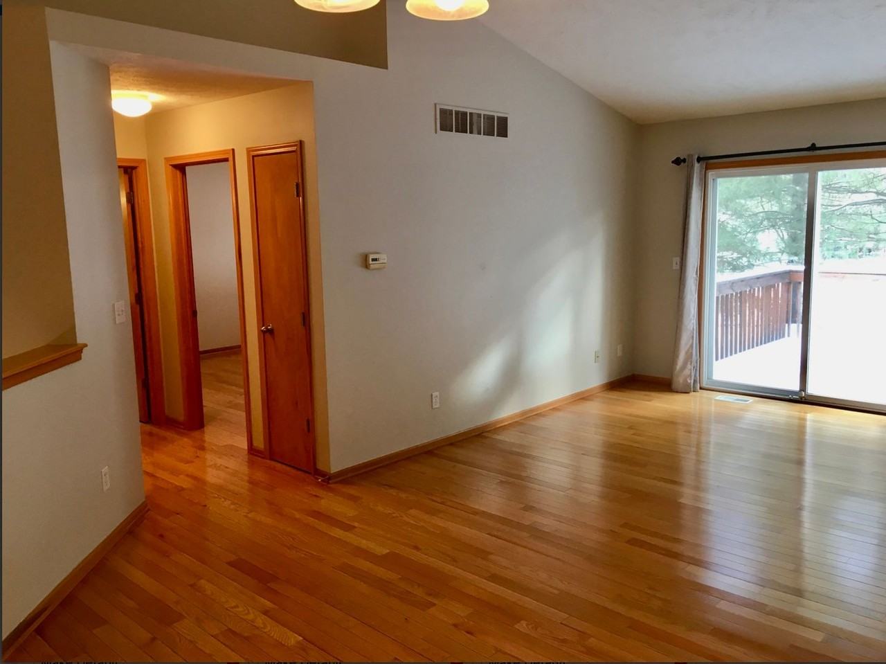 450 Abbey Mill Dr Se - Photo 3 of 18