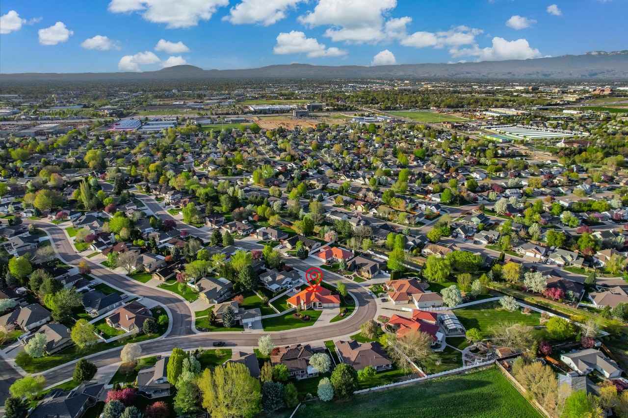 1138 E Sainte Lucia Dr - Photo 2 of 29