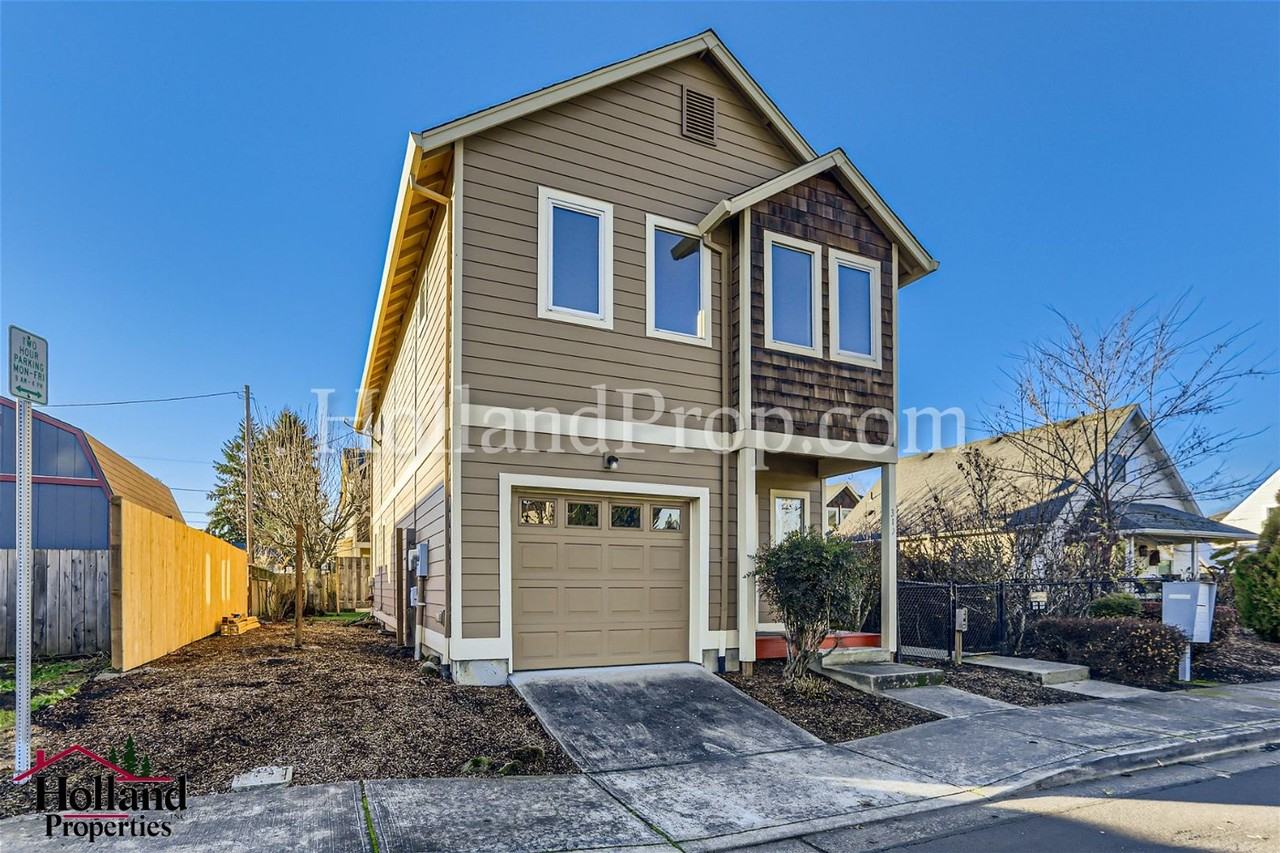 319 Nw Adams Ave - Photo 3 of 30