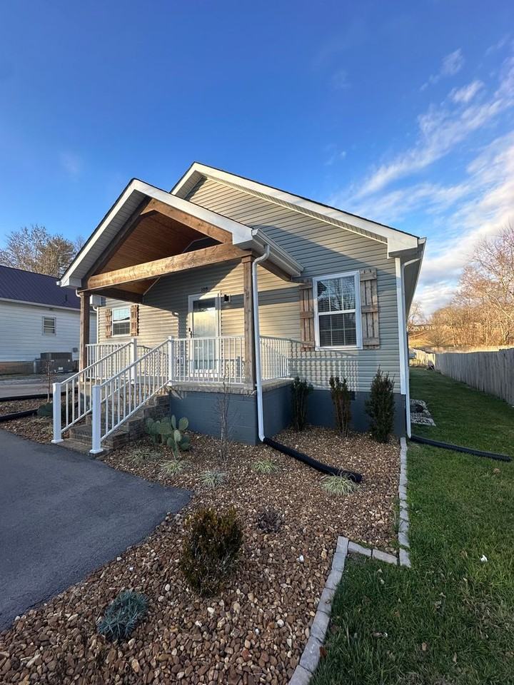 109 Warren St - Photo 2 of 39