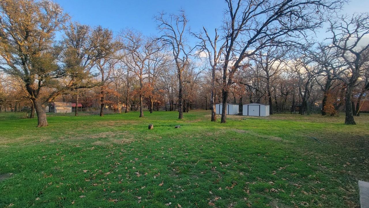 105 Granada Dr - Photo 2 of 25