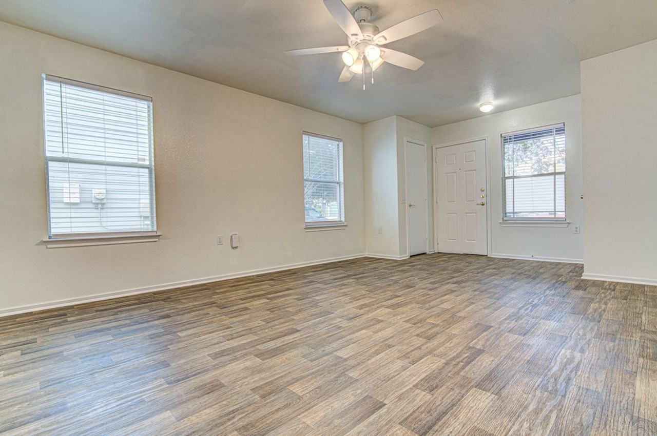 7505 Aspen Brook Dr - Photo 2 of 18