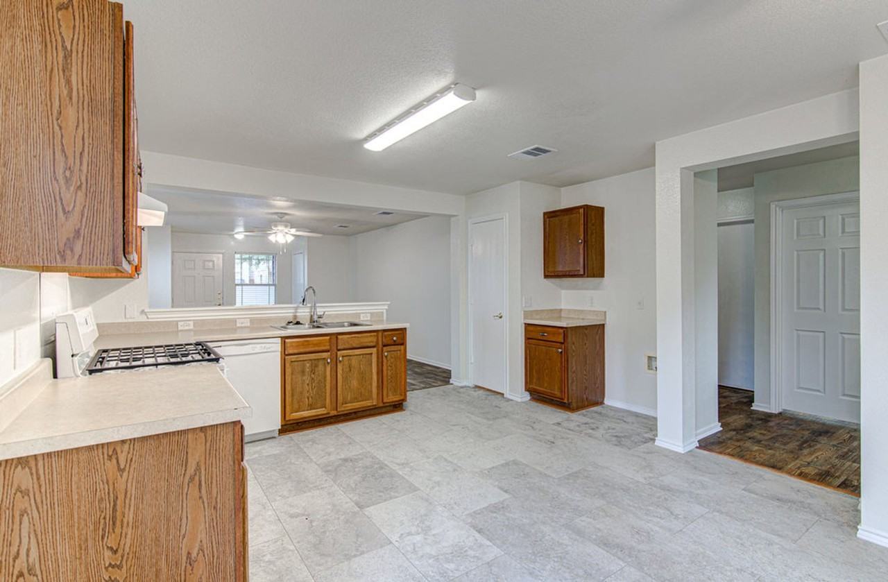 7505 Aspen Brook Dr - Photo 6 of 18