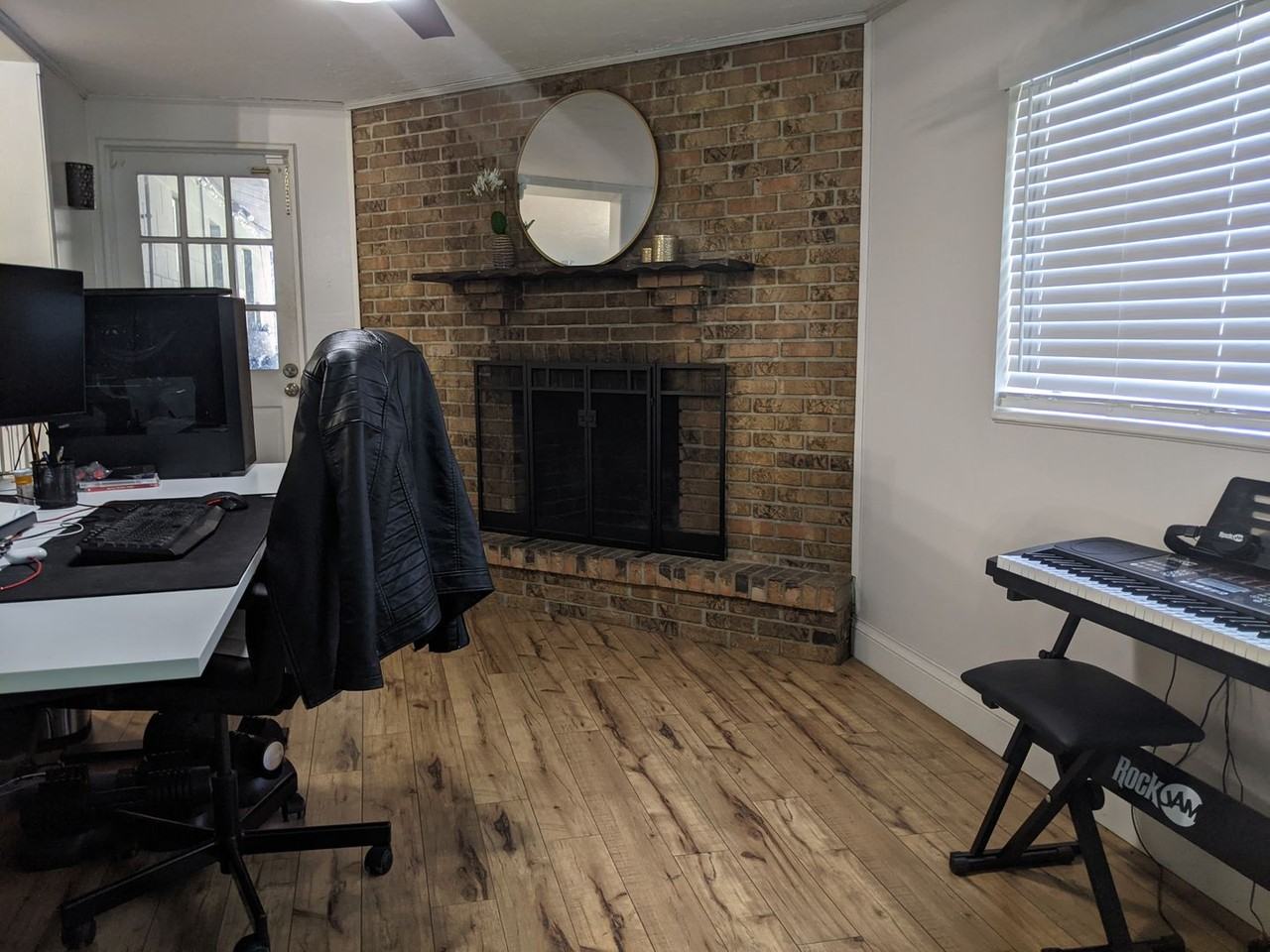 1905 Weeks Ave - Photo 3 of 13