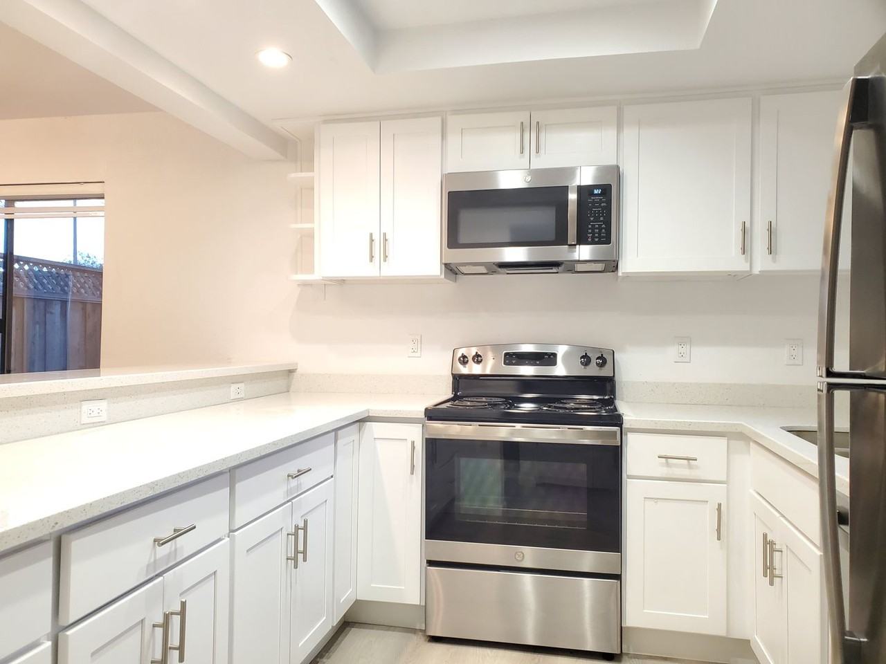 1001 Villa Maria Ct - Photo 3 of 13