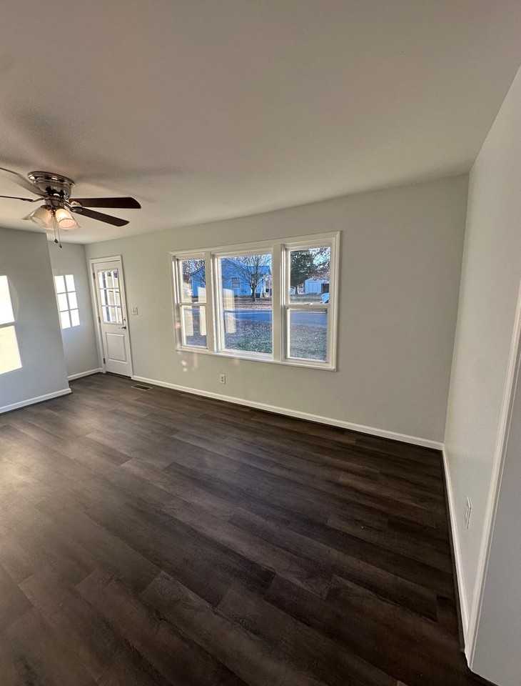 103 Sharpe St - Photo 3 of 27