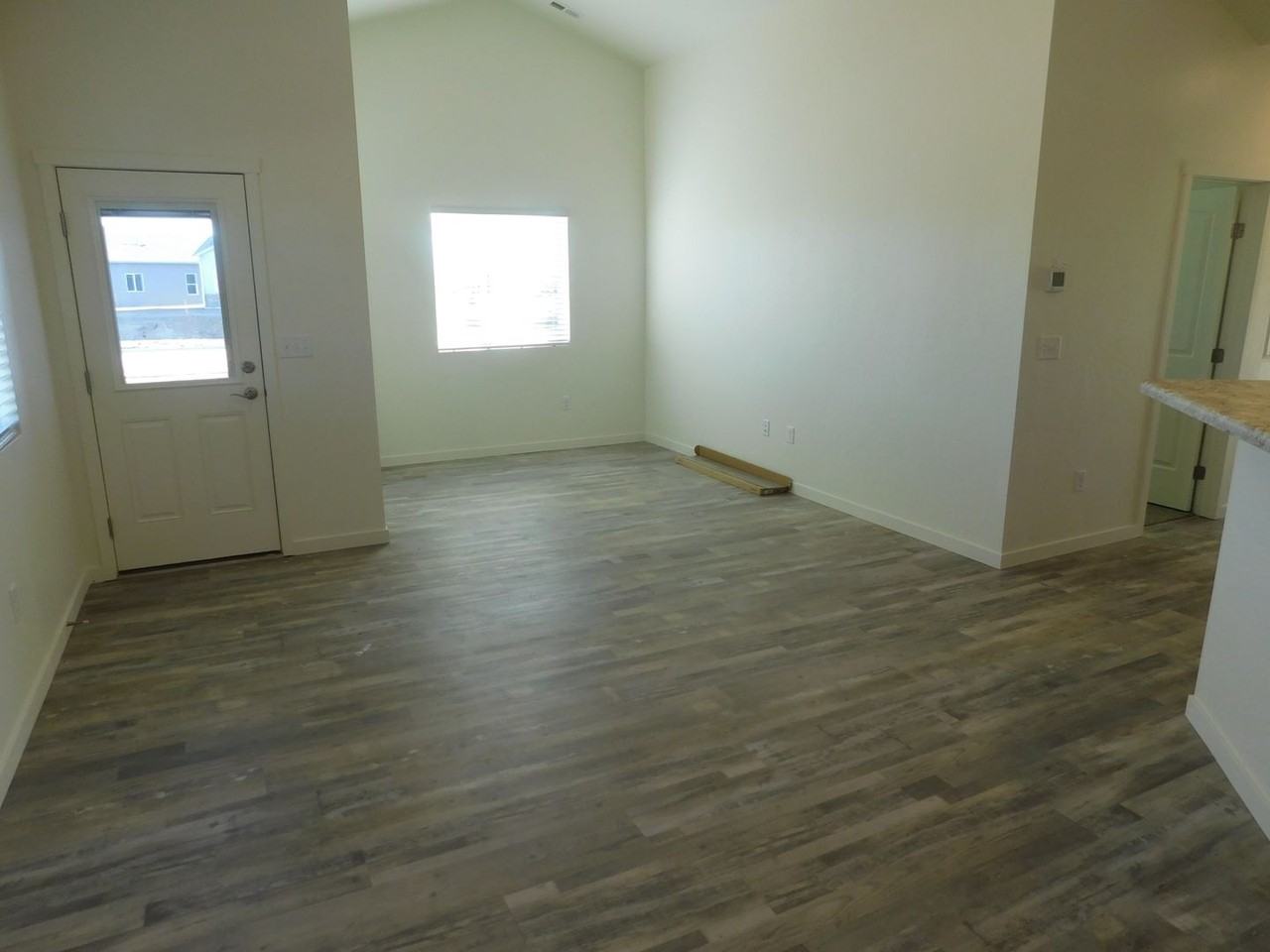 2354 Zion Canyon Ave - Photo 3 of 18